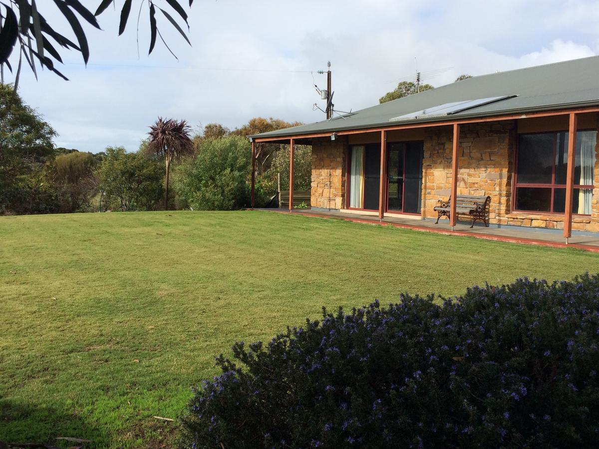 Bee'S Place - 3 Bedroom Home On 10 Acres Of Land With Distant Ocean Views Emu Bay Exterior foto